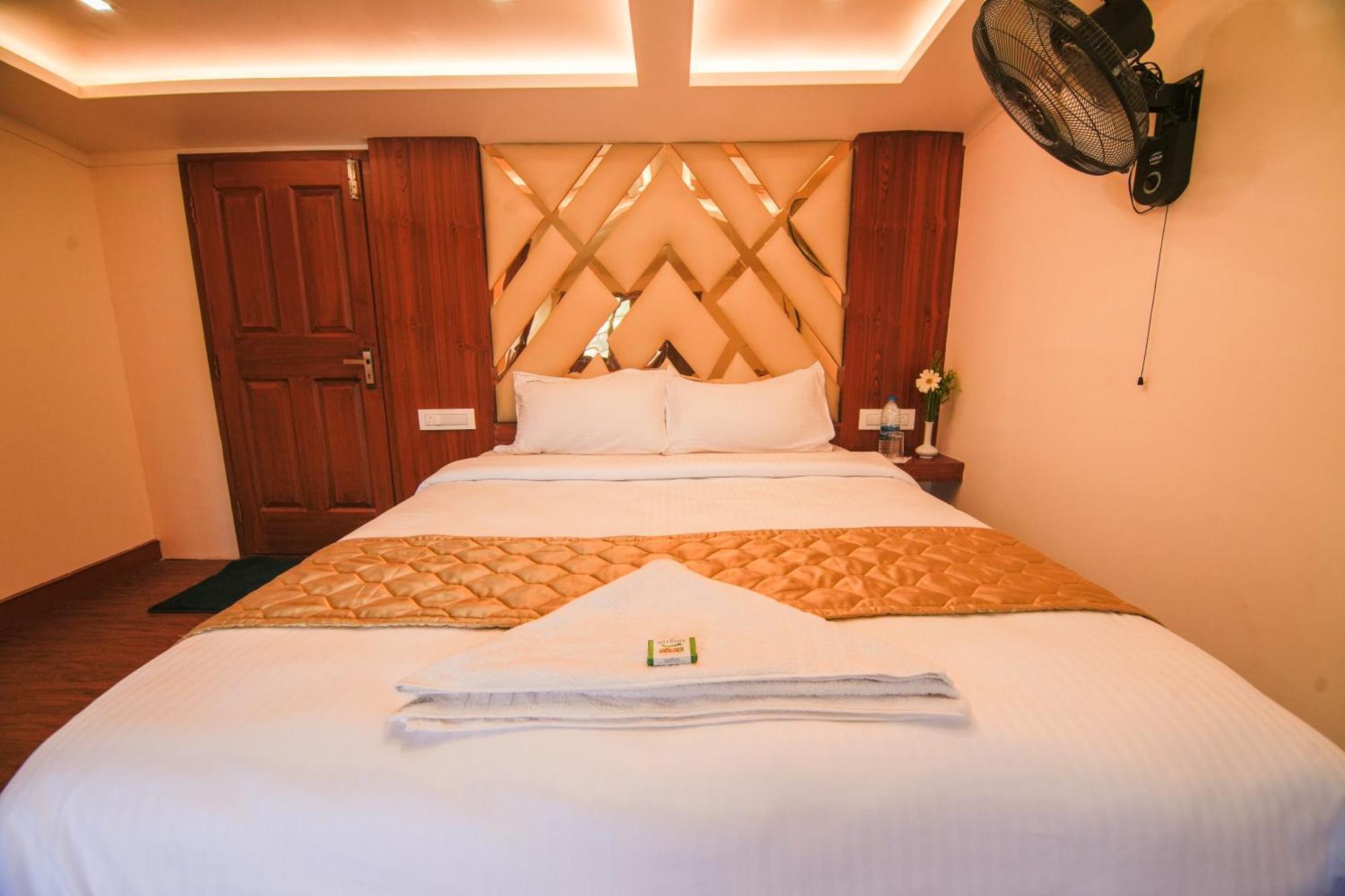 Kera Houseboats Alleppey Alappuzha Ngoại thất bức ảnh